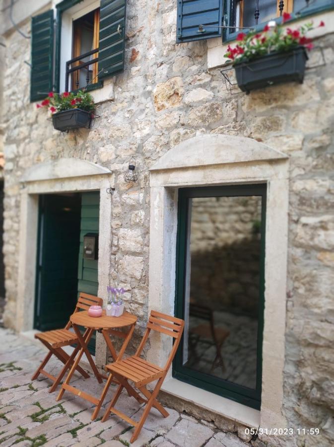 Apartment Nika Vodice Buitenkant foto